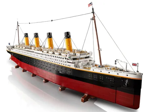 LEGO Titanic – A Titanic orra és fedélzete ferde nézetből
