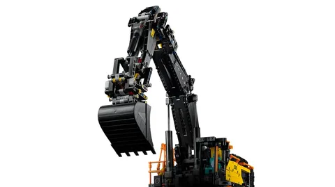 Volvo EC500 Hybrid exkavátor – Az exkavátor felemelt karral és kanállal